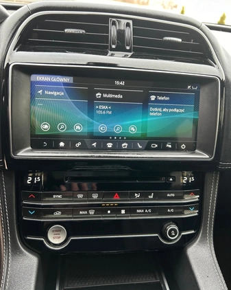 Jaguar F-Pace cena 133999 przebieg: 106220, rok produkcji 2019 z Trzcińsko-Zdrój małe 781
